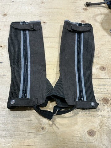 English 1/2 Chaps – Brown Leather, S/M | Used