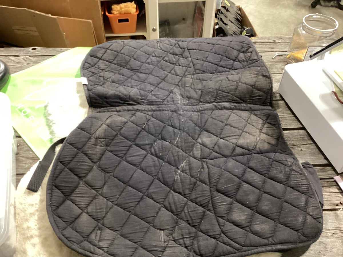English Saddle Pad – Black with Back Pockets | Used