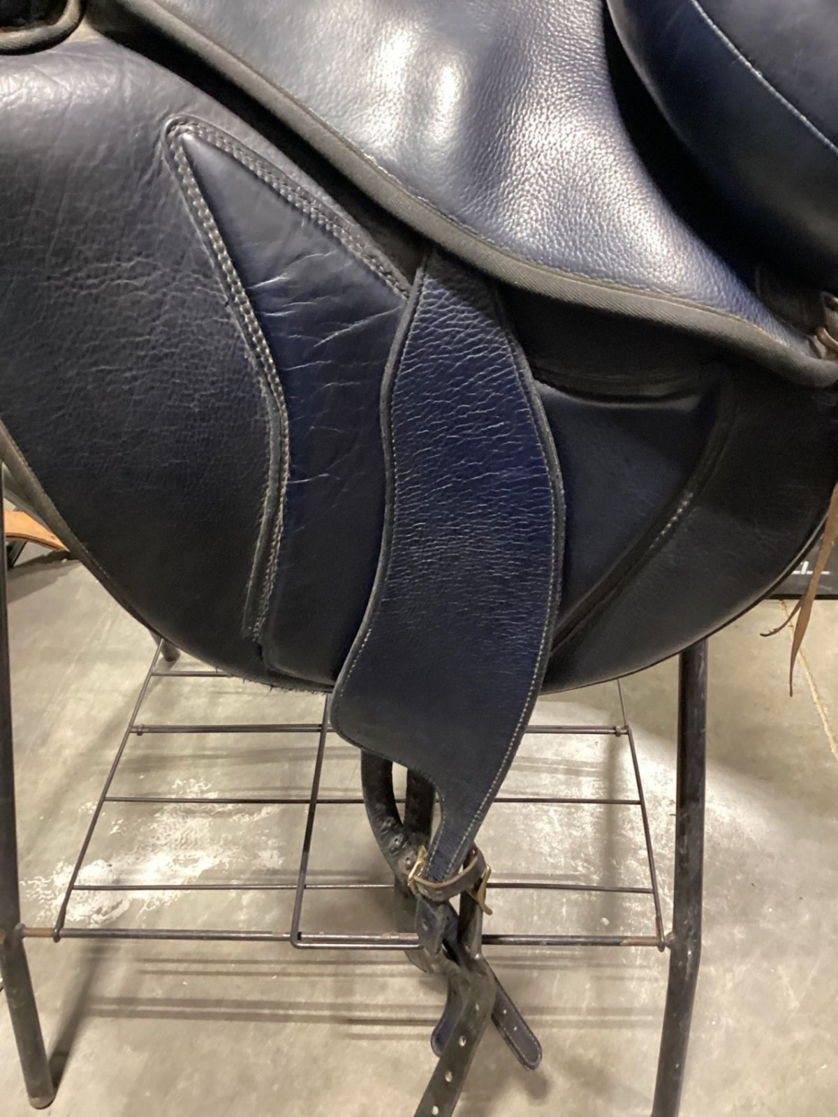Treeless Saddle – Torsion, Blue S14" G6" with Girth | Used