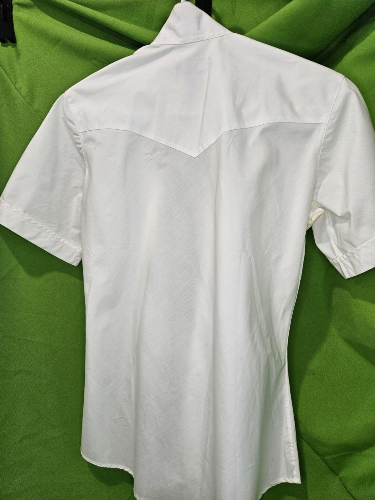 English Shirt – Top Call, Small | Used