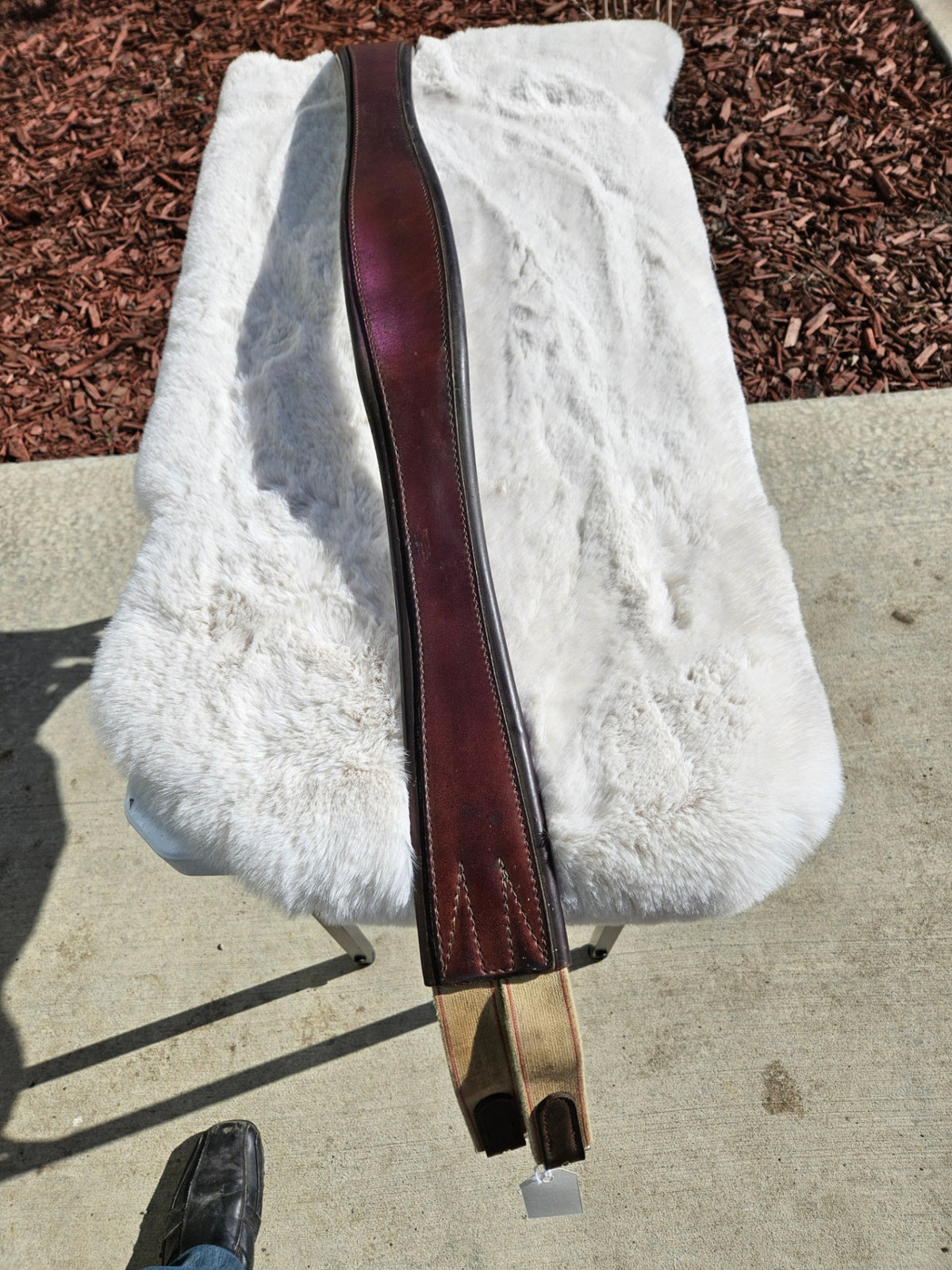 English Girth – Leather, Brown, 54" | Used