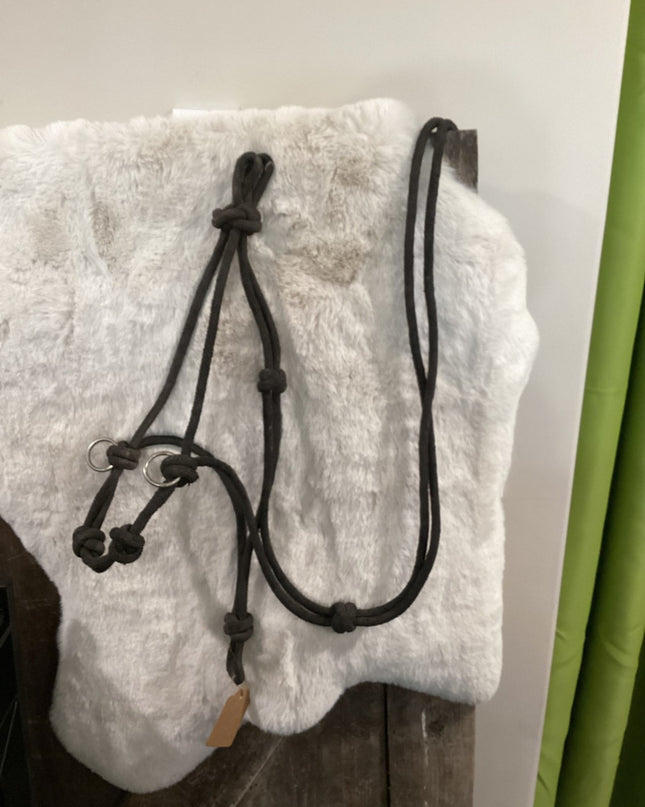 Halter – Rope, Black with Clips | Used