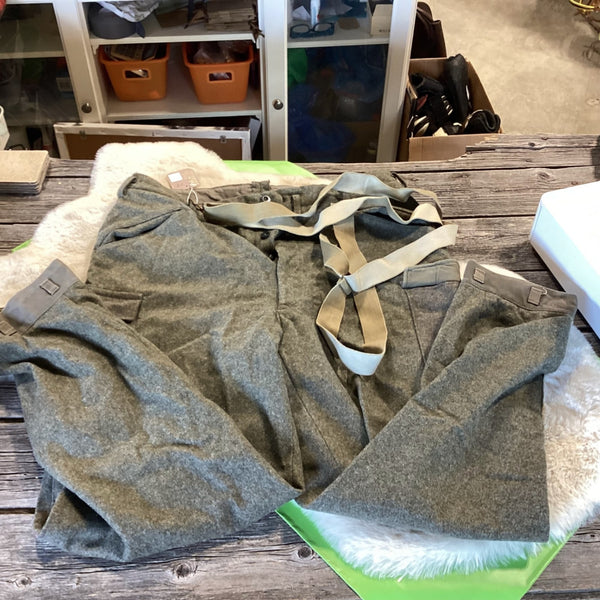 Pants – Guess Wool, Size 32 | Used