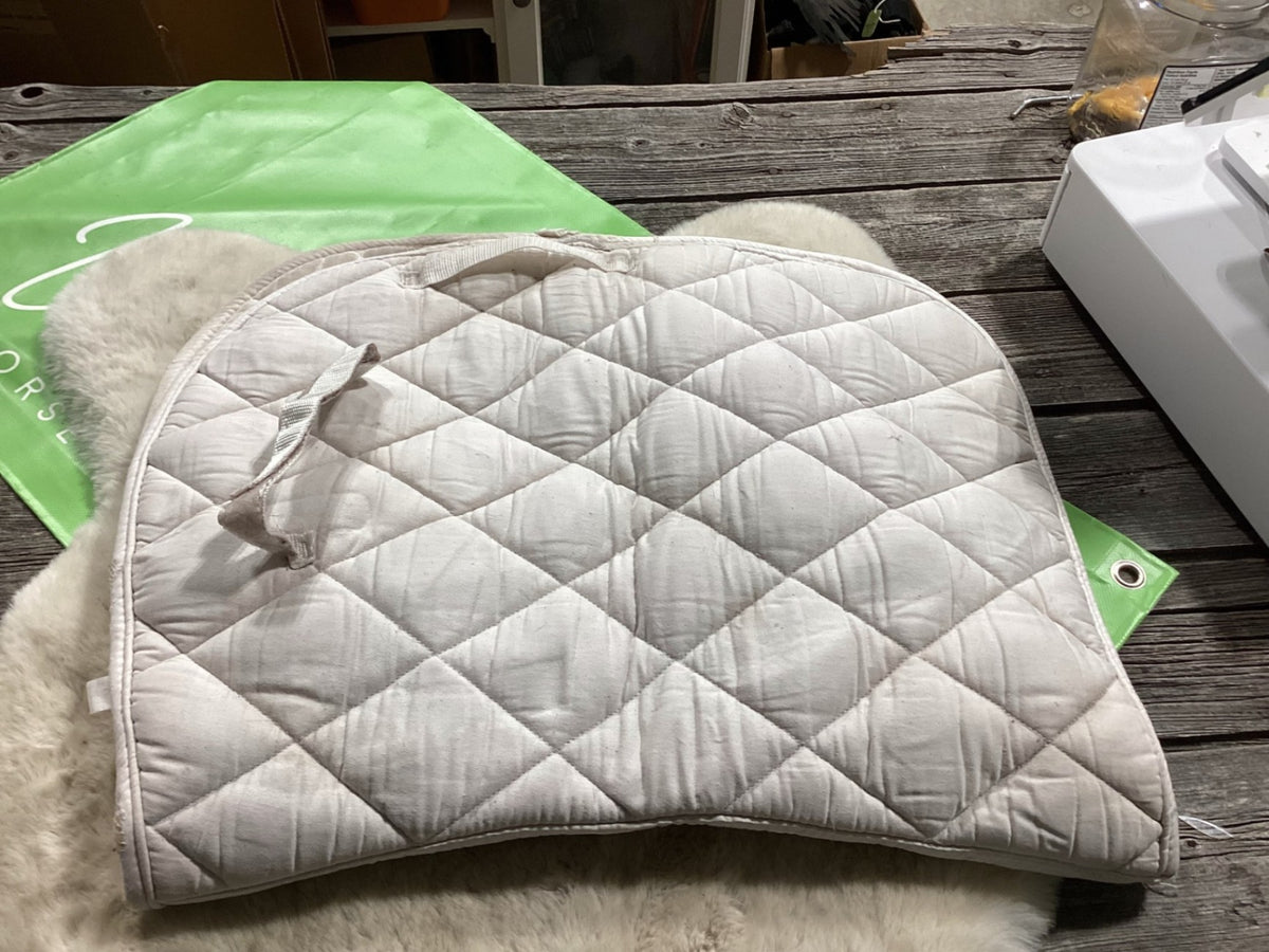 English Saddle Pad – Shedrow, White (Frayed) | Used