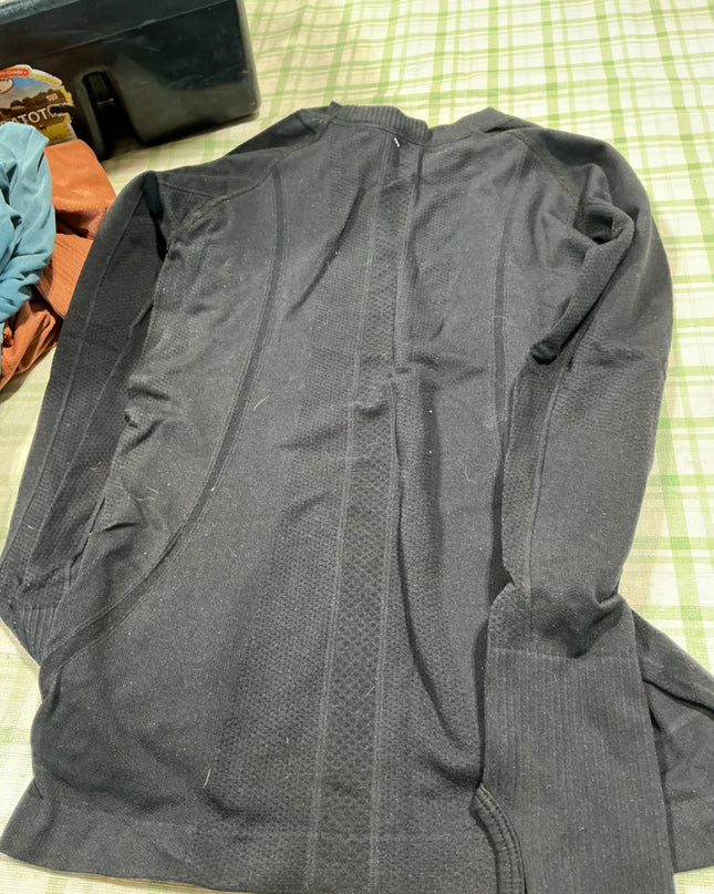 long sleeve black shirt 