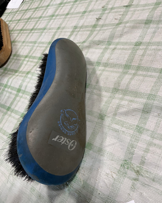 grooming brush 