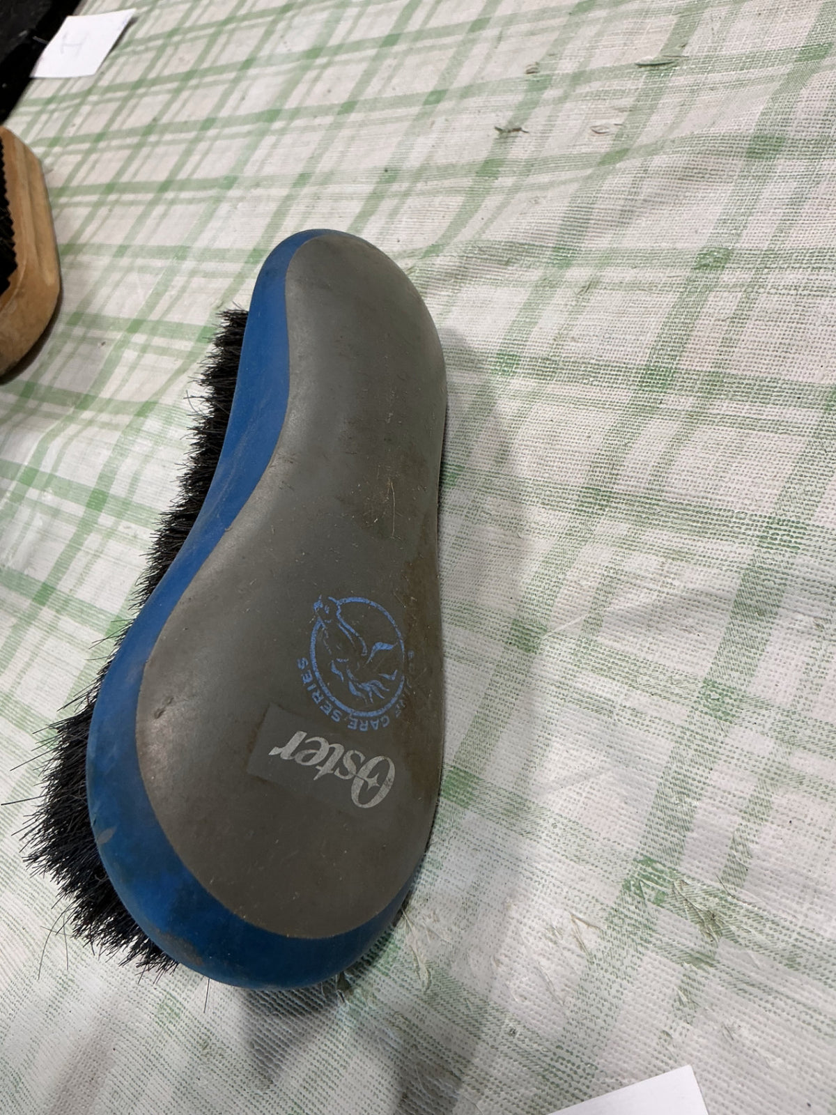 grooming brush 