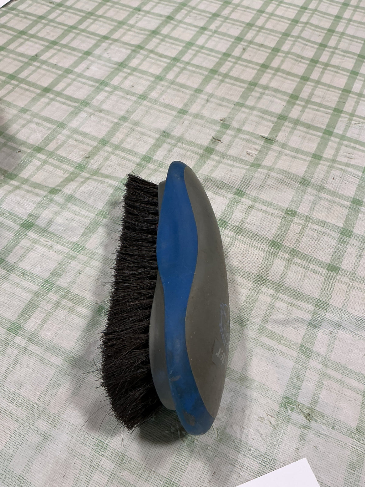 grooming brush 