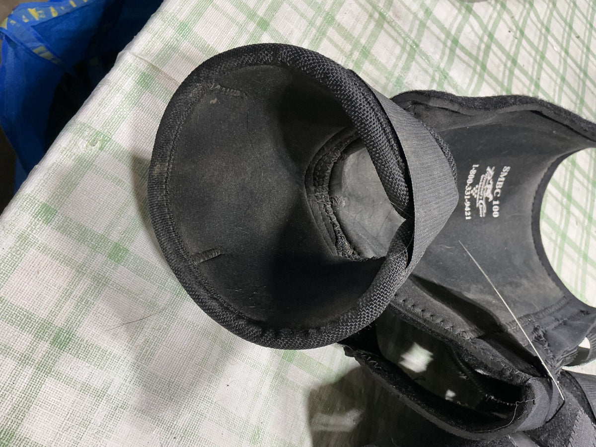 splint boots with bell boots attached guessing medium to large 