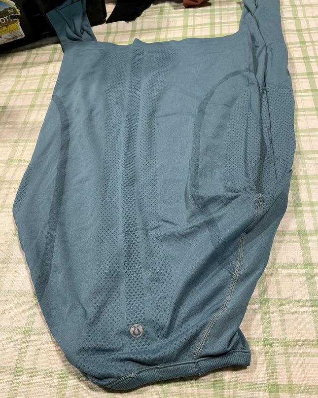 long sleeve shirt 6"