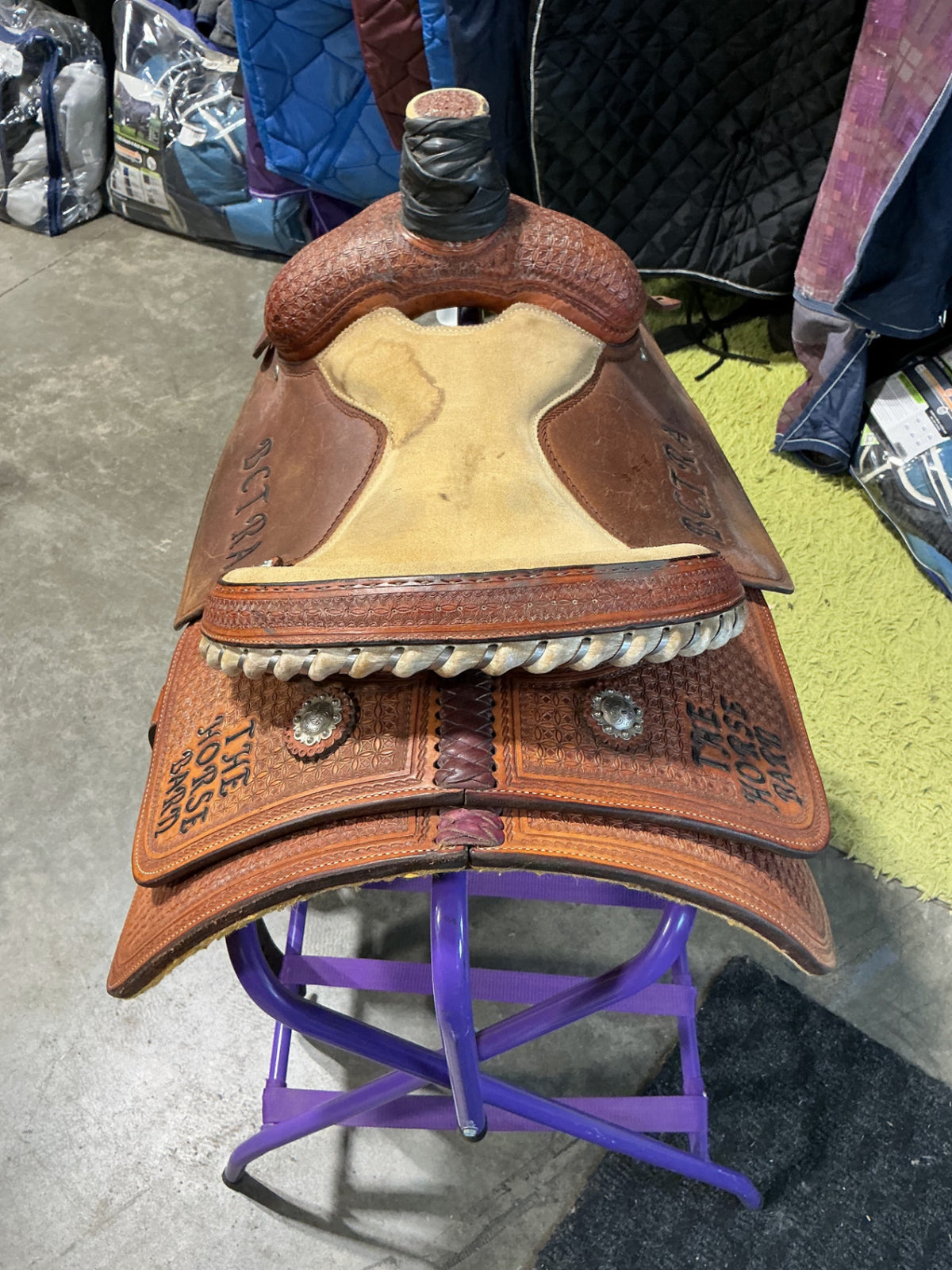 Western Saddle Trophy S14.5" G7.5"