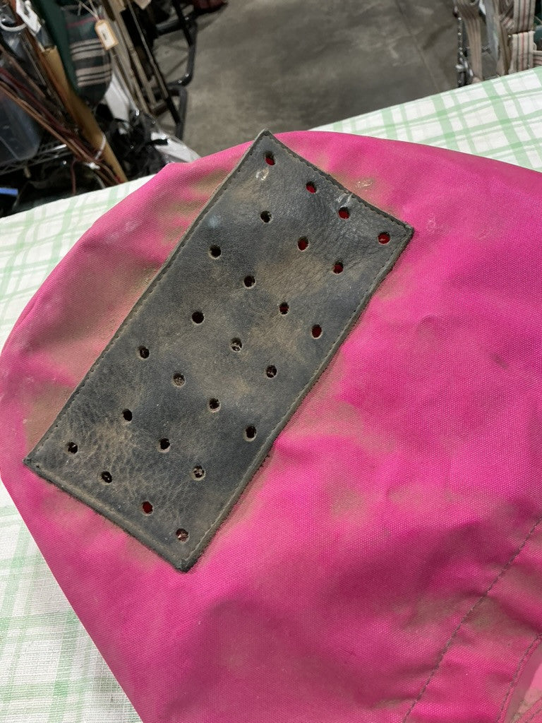 feed tub with head strap