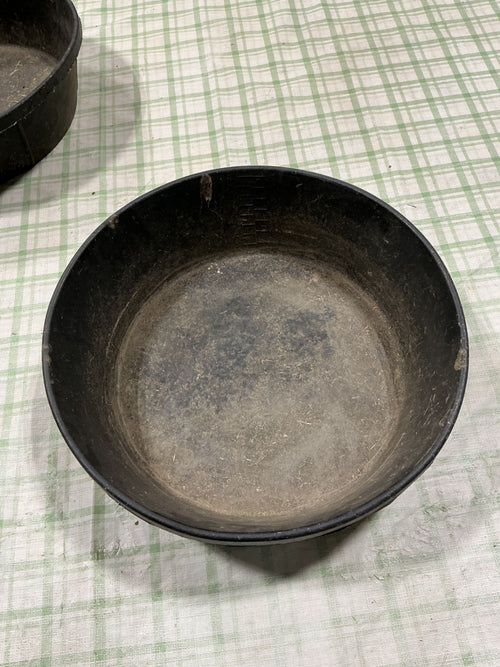 Feed Tub – Medium | Used