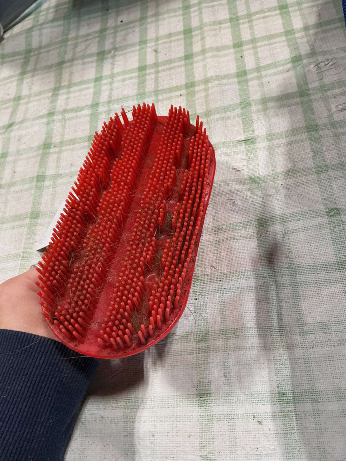 curry comb red 