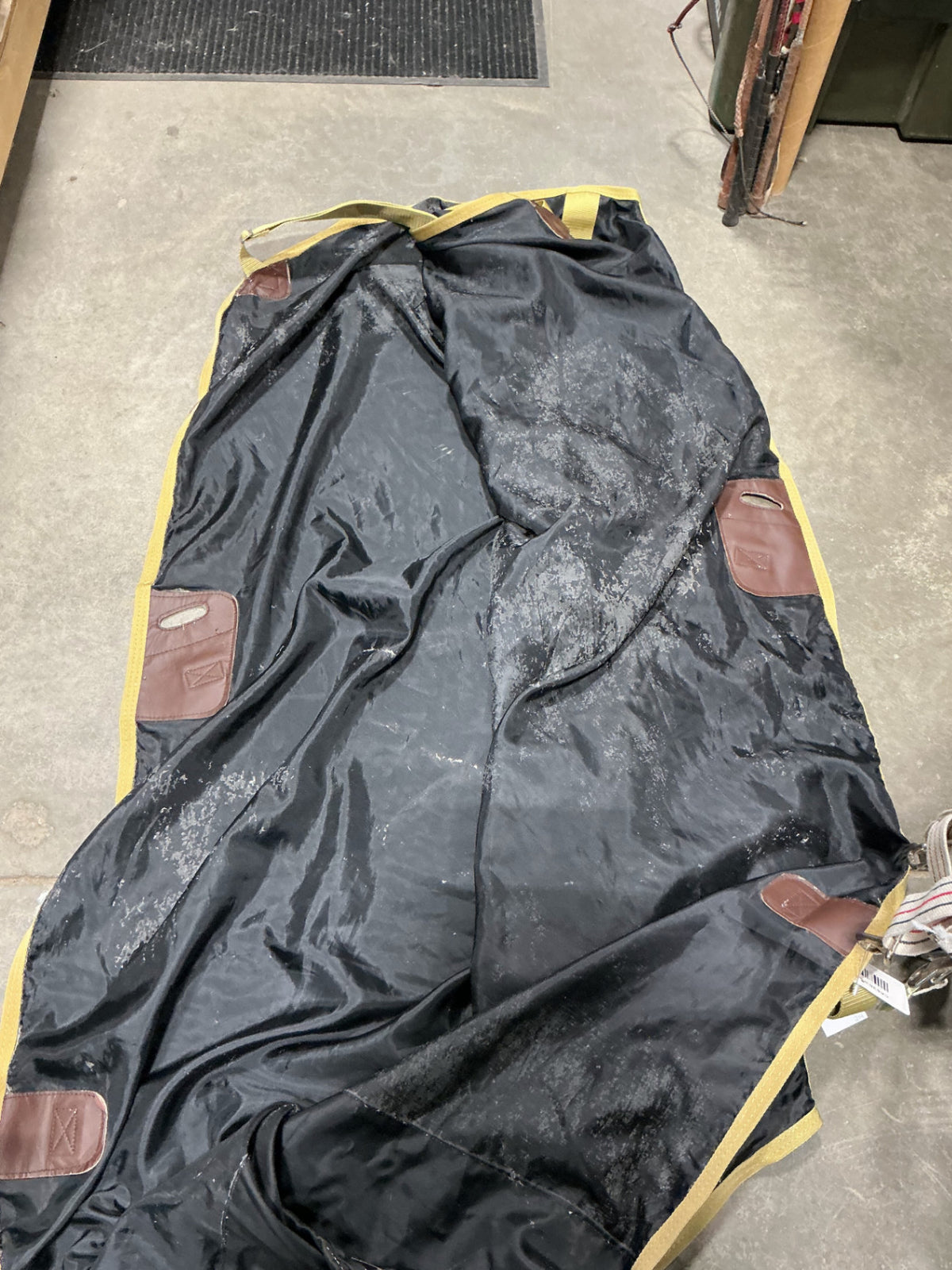 stable sheet 74" black and yellow 