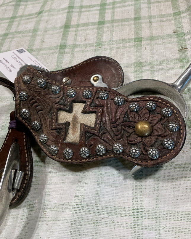 wesern spurs with leather straps 