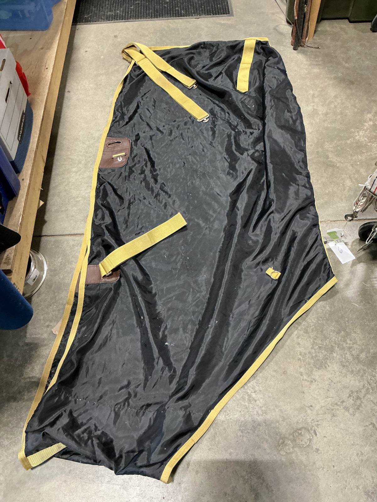 stable sheet 74" black and yellow 