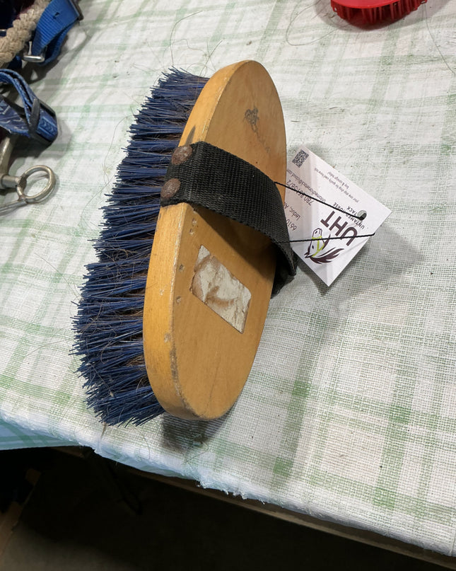 grooming brush 