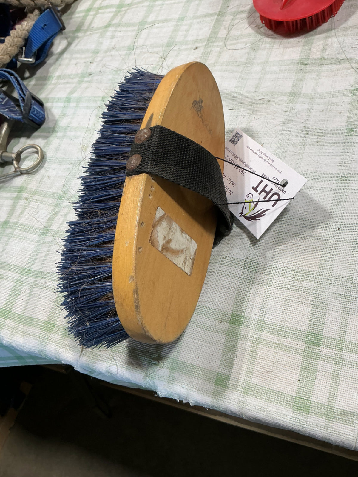 grooming brush 