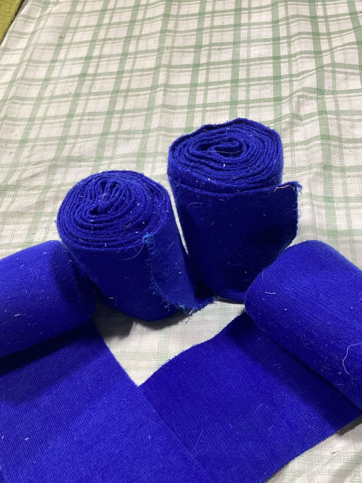 standing wraps blue 