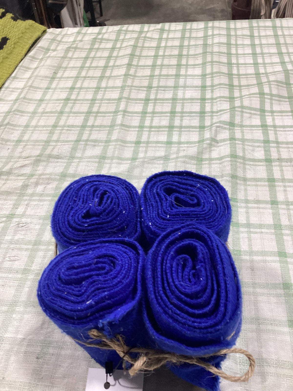 standing wraps blue 