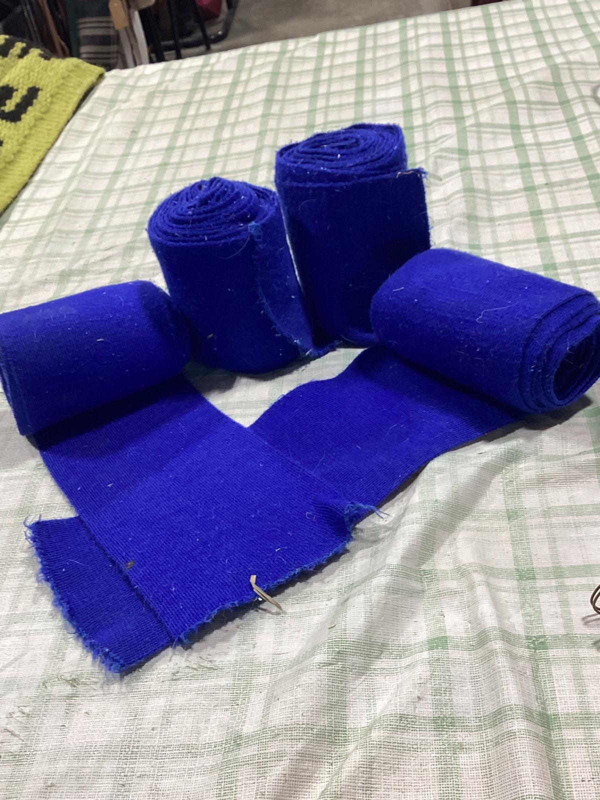 standing wraps blue 