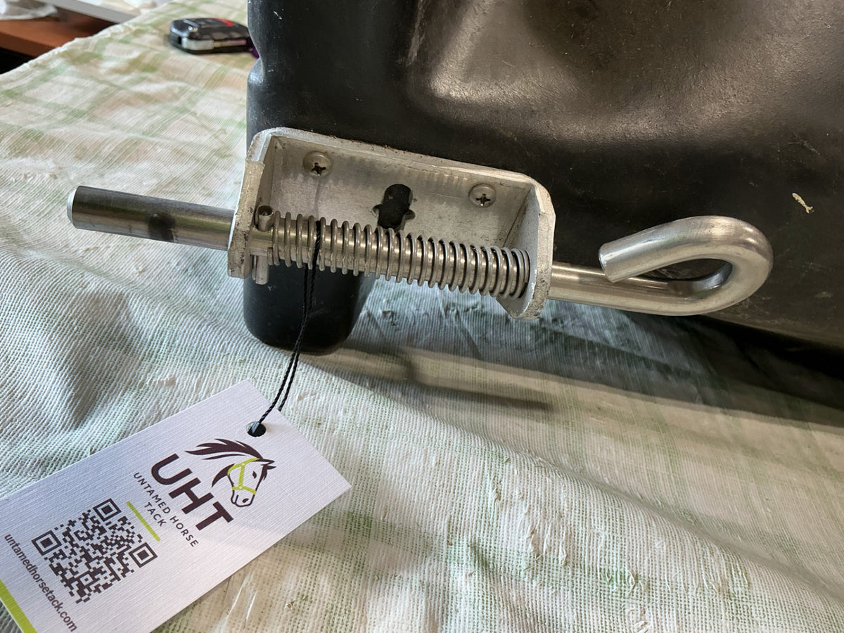 saddle stand trailer set up 