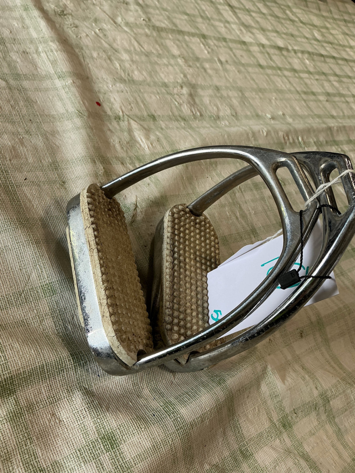 english stirrups small 