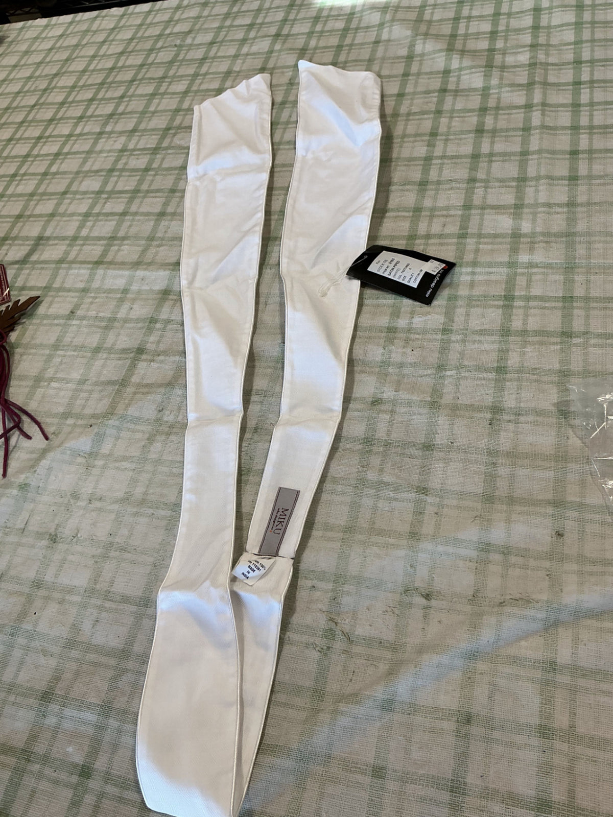 english neck tie small 