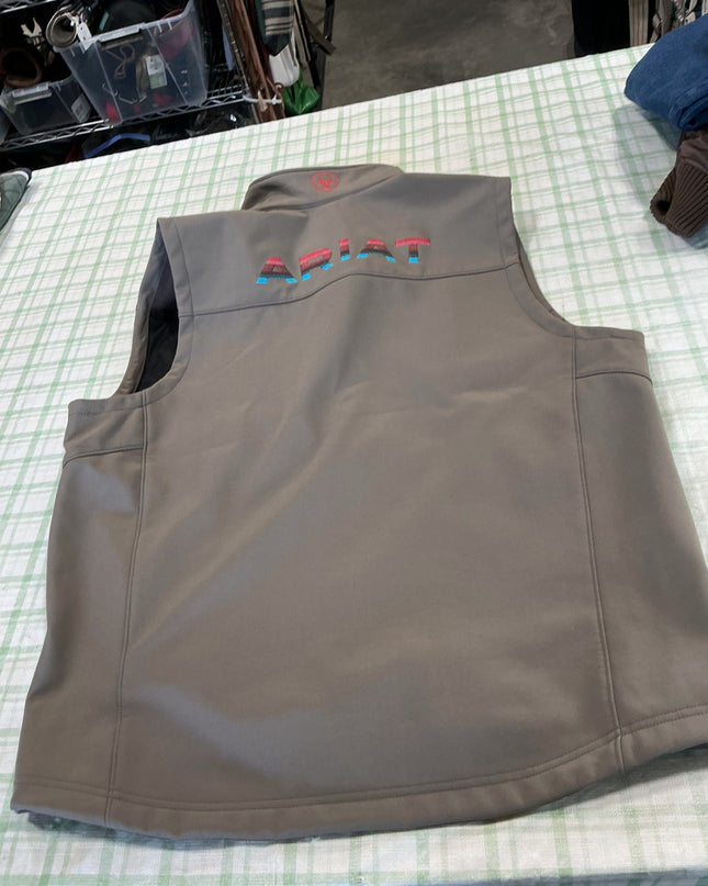 vest ariat large 