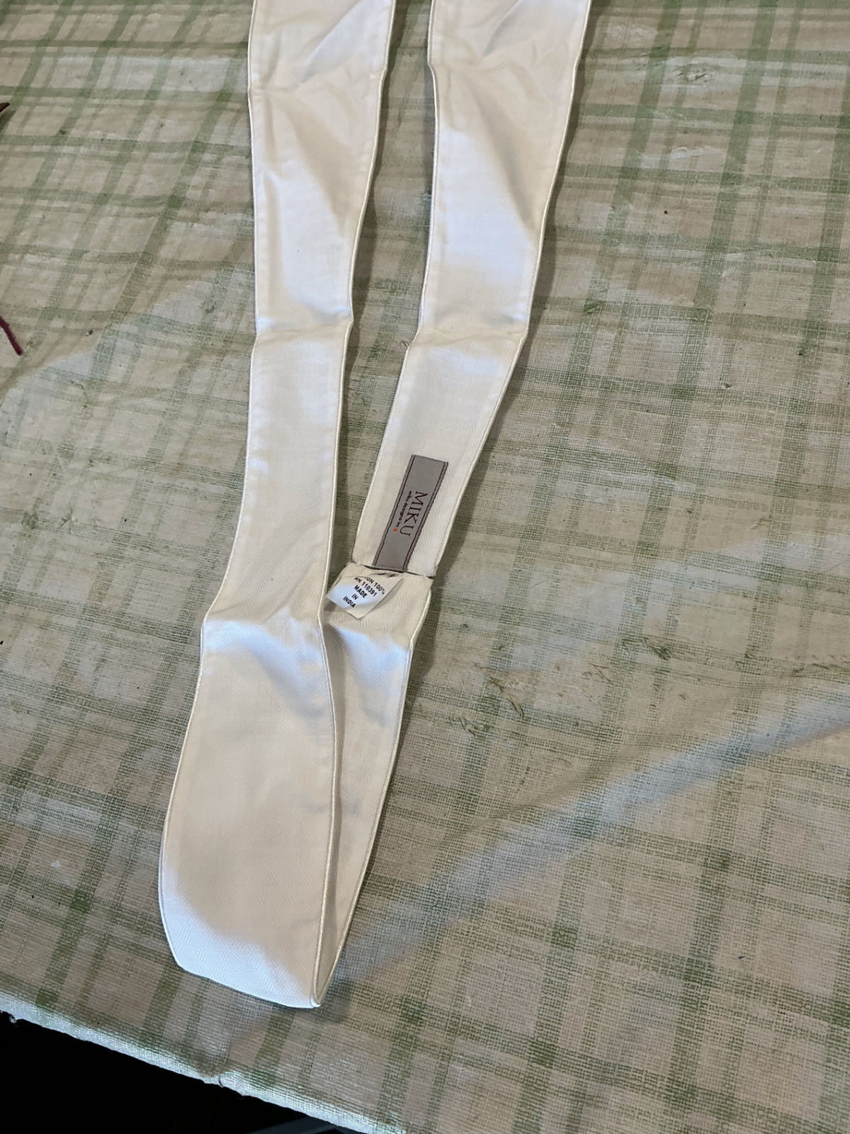 english neck tie small 