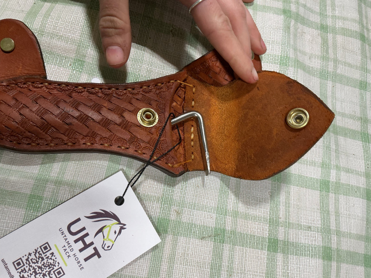 hoof pick holder 
