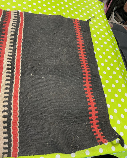 Western Saddle Blanket red /Black 32x32