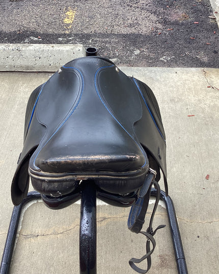English Saddle With Blue Strip