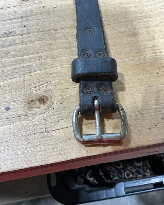 Flank Cinch / Back Leather Black
