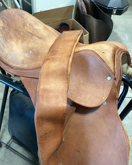 English Saddle 15"