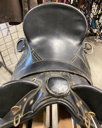 Australian Saddle With Horn 15" Black