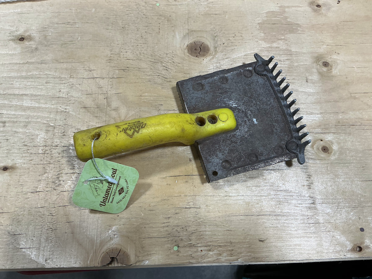Shedding Blade – Yellow Handle | Used