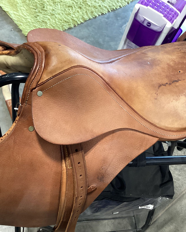 English Saddle 15"