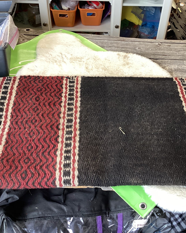 Western Saddle Blanket red/black
