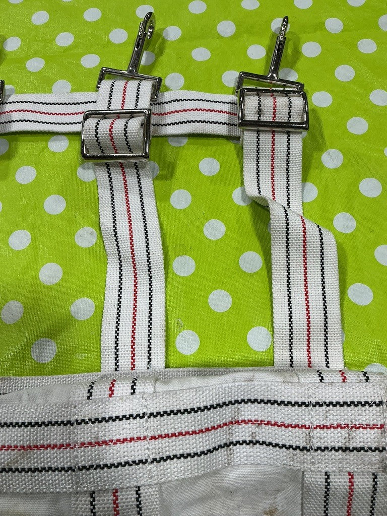 Stall Guard – White/Red/Black | Used