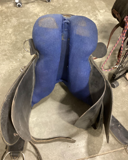 Australian Saddle With Horn 15" Black