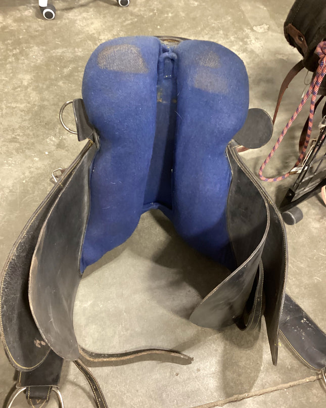 Australian Saddle With Horn 15" Black