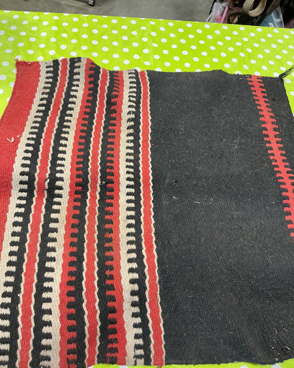 Western Saddle Blanket red /Black 32x32