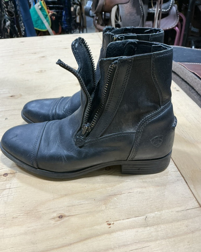 Boots Engish Ariat Size 5