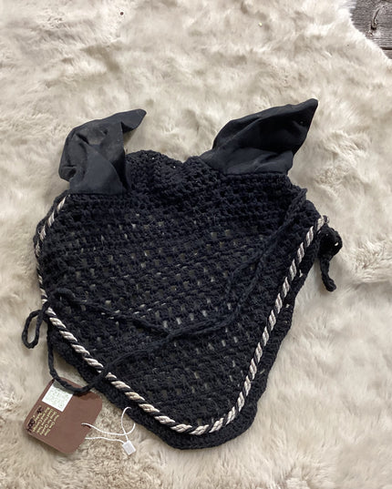English Bonnet with Black