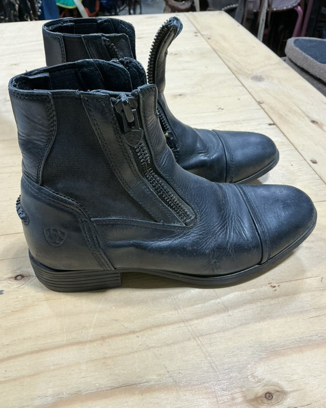 Boots Engish Ariat Size 5