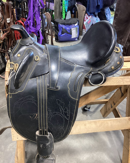 Australian Saddle With Horn 15" Black