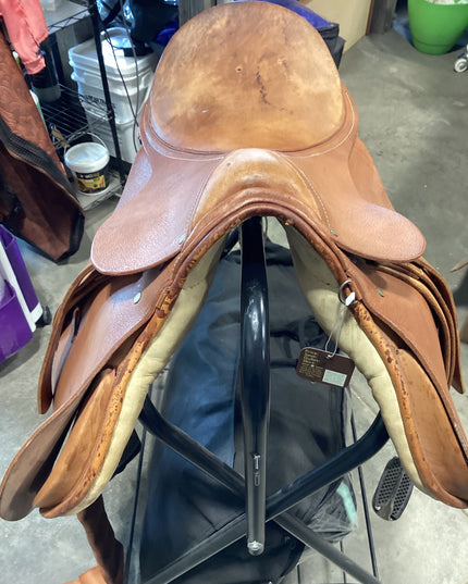 English Saddle 15"