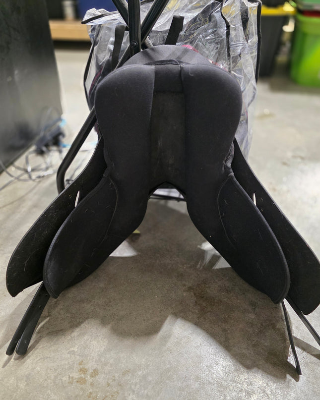 English Saddle Wintec 15"